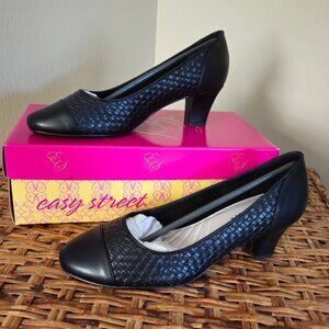 Easy Street Women's Slip-on Pumps Black Woven Embossed Size 8.5M